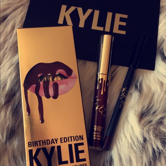 KYLIE JENNER LIP KIT BIRTHDAY COLLECTION “LEO” - Picture 1 of 3